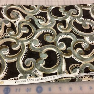 Elegant Swirl Pattern Fabric